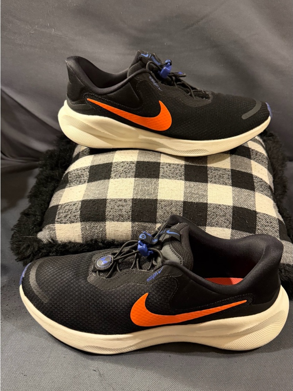 Nike Revolution 7 EasyOn Black Orange Toggle FQ4112-008 Men's Sneakers 10.5